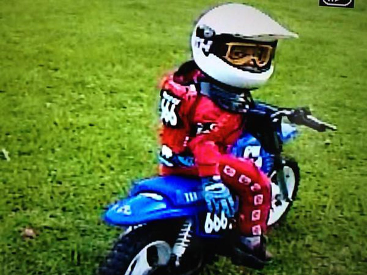 aos-16-anos-de-idade-o-piloto-enzo-lopes-se-destaca-ha-anos-no-motocross-02