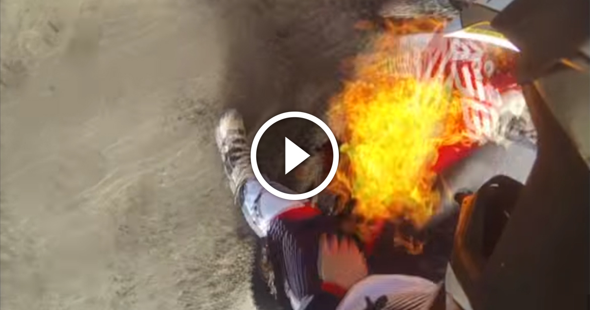 Rôias queimando e estourando suas motos